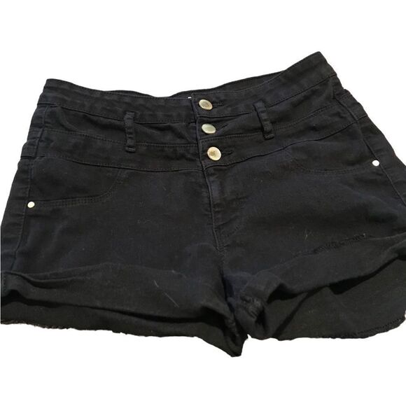 Refuge size 6 black denim shorts excellent condition - Picture 1 of 3